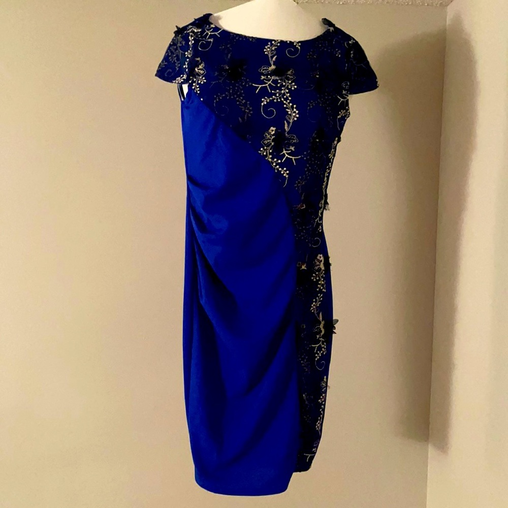 Kivenst High Fashion blue mid length dress. Medium